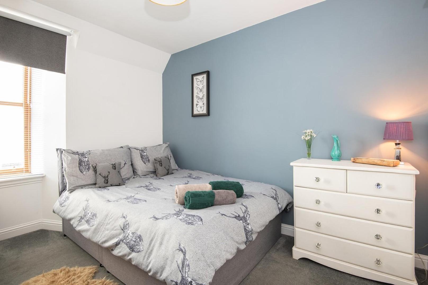 Charming 2 Bedroom Flat In The Heart Of Kirriemuir 키리뮈어 외부 사진