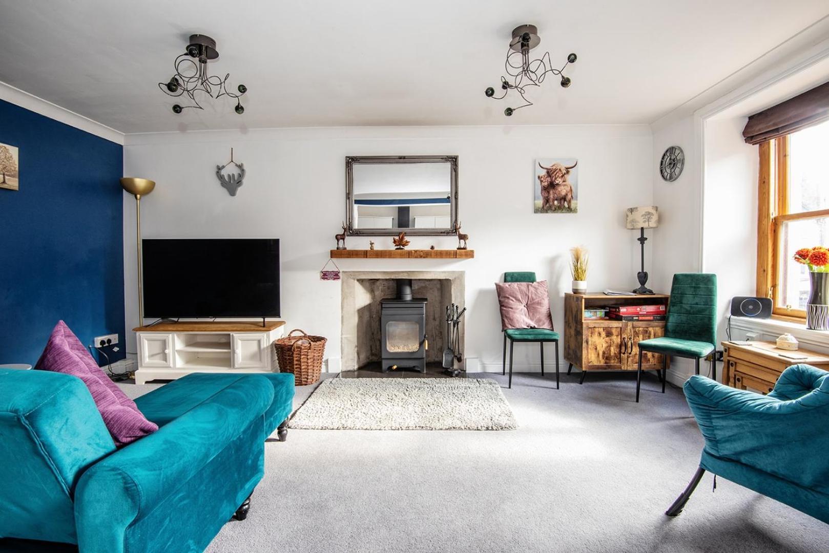 Charming 2 Bedroom Flat In The Heart Of Kirriemuir 키리뮈어 외부 사진